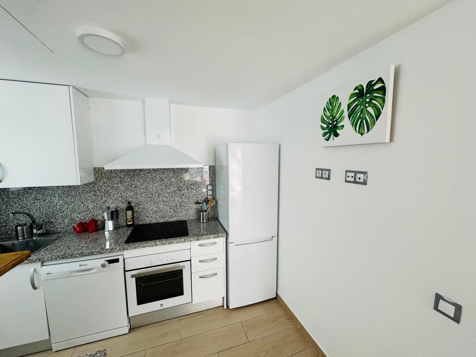 Parking Privado! Sol Y Mar Tu Hogar En La Costa Appartement Estepona Buitenkant foto